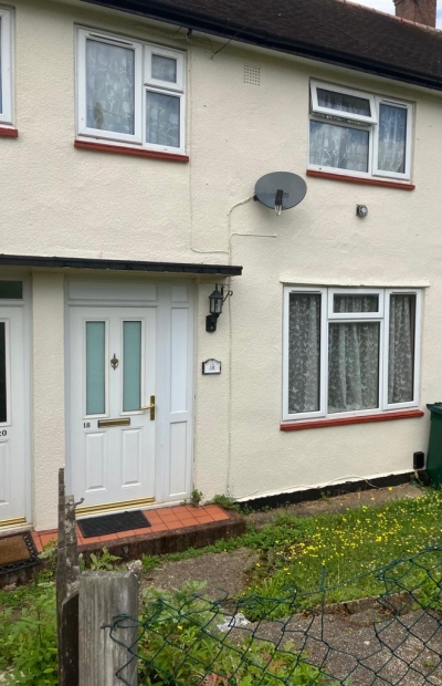 2   bedroom house in South Oxhey