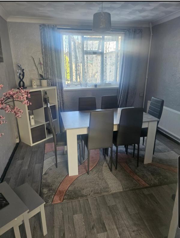 3 bedroom house in Millbrook House Exchange