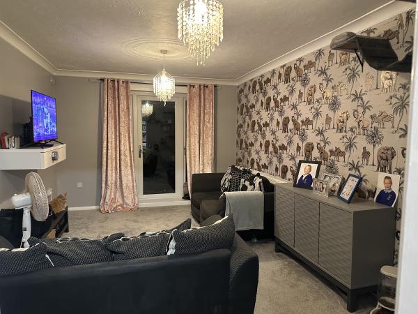 2 bedroom flat in Alderholt House Exchange