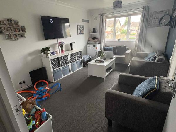 2 bedroom flat in Willenhall House Exchange