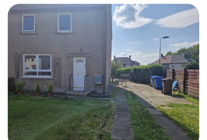 2 bedroom house in Whitburn House Exchange