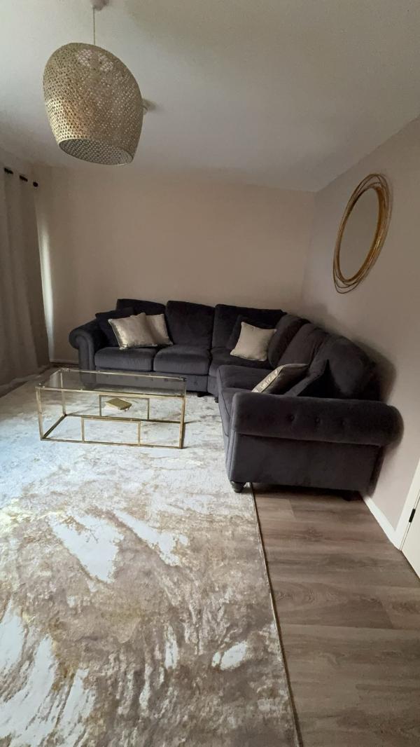 2 bedroom house in Alderley Edge House Exchange