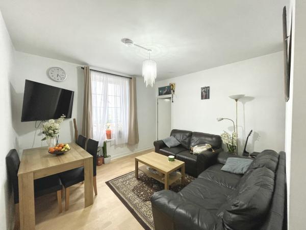 3 bedroom flat in London House Exchange