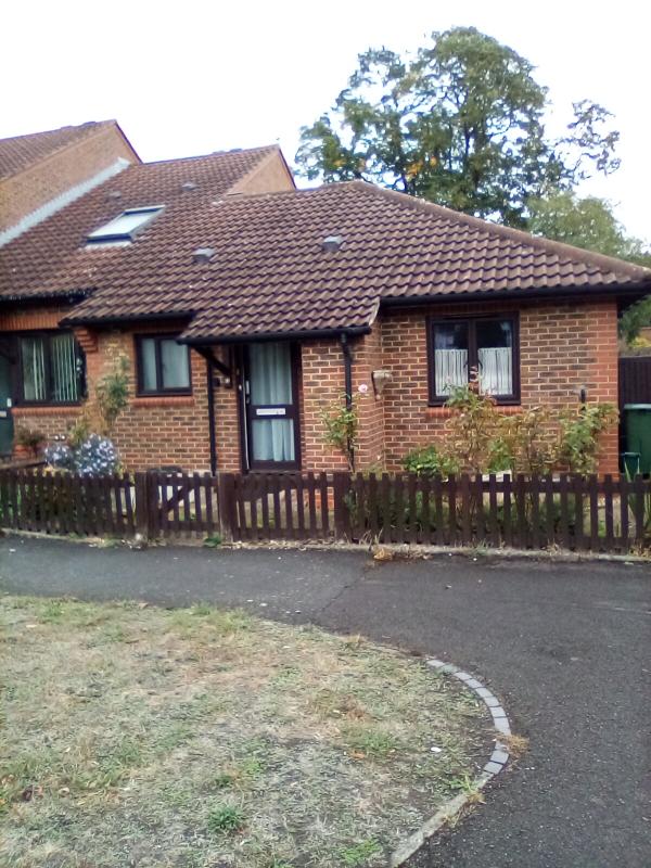 1 bedroom bungalow in West Molesey House Exchange