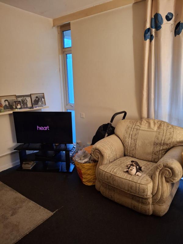 1 bedroom flat in Bell Green House Exchange