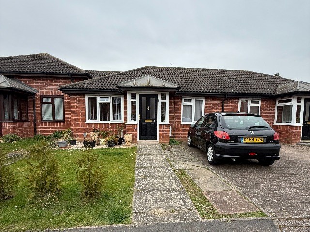 2 bedroom bungalow in Rugby House Exchange