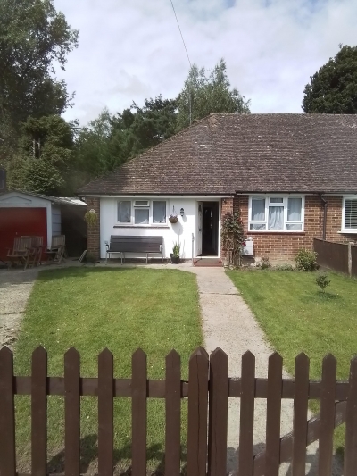 2   bedroom bungalow in Horley