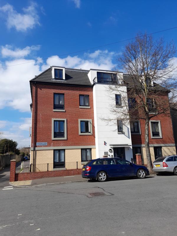 2 bedroom flat in Splott House Exchange