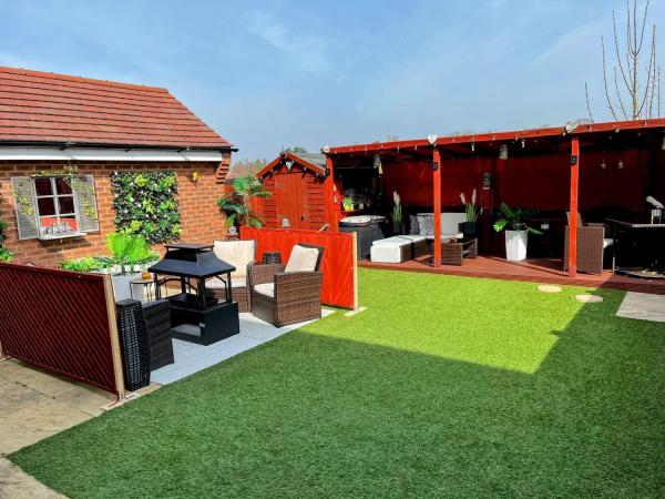 3 bedroom house in Burton Latimer House Exchange
