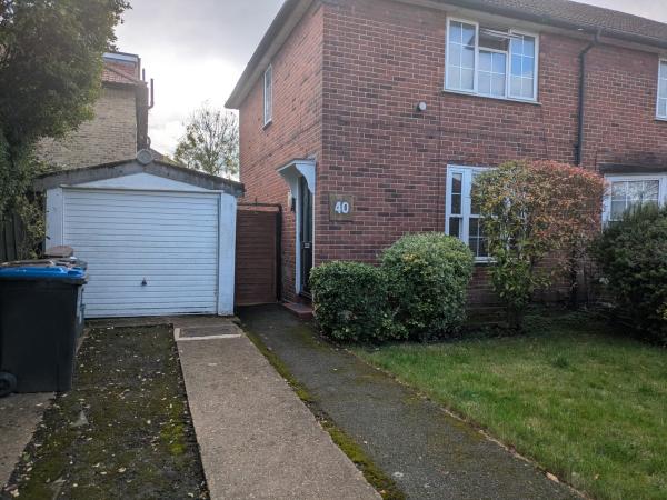 2 bedroom house in Morden House Exchange