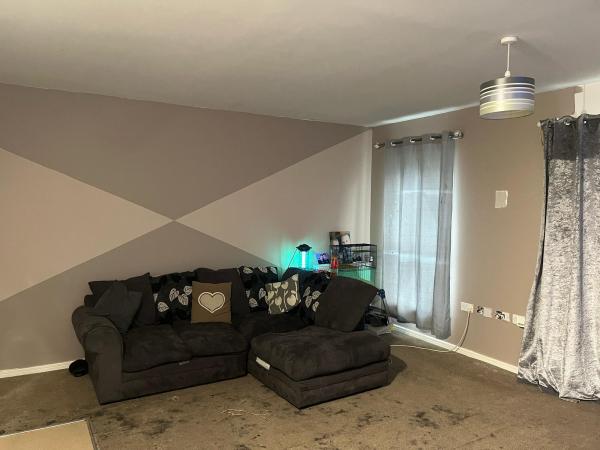 2 bedroom flat in South Oxhey House Exchange