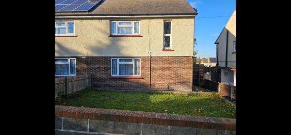 2 bedroom house in Gravesend House Exchange