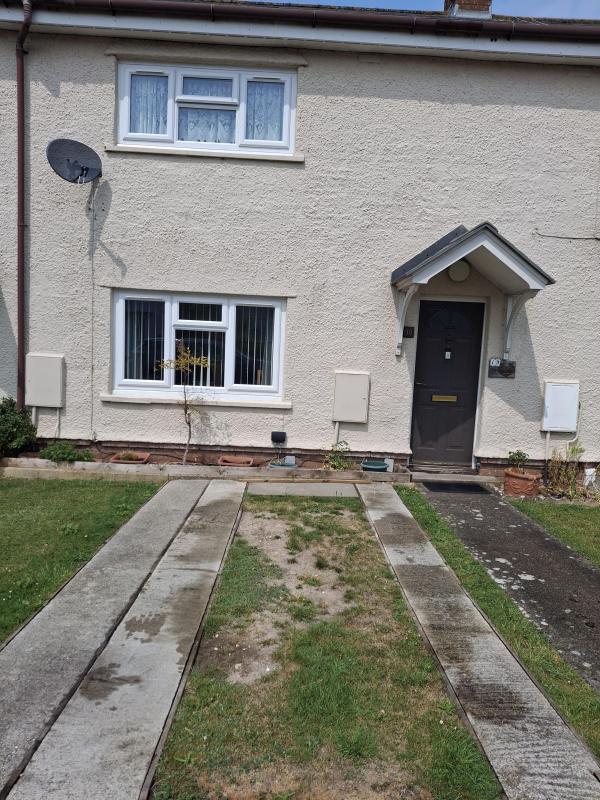 2 bedroom house in Amesbury House Exchange