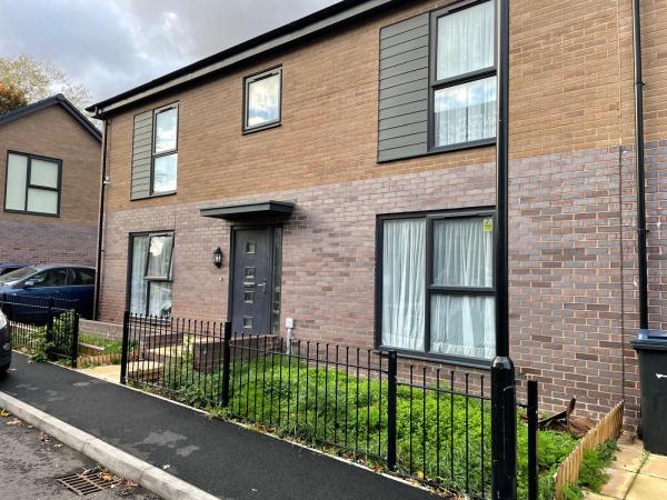 2 bedroom house in Hodgehill House Exchange