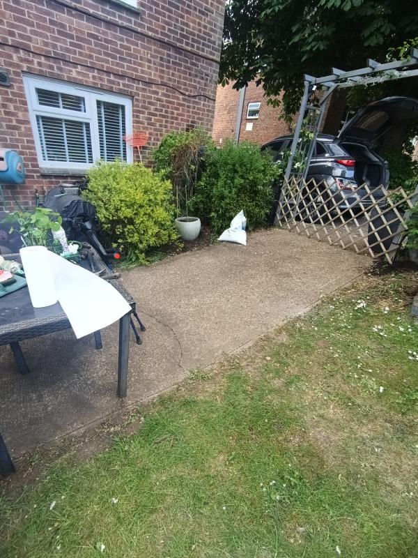 2 bedroom flat in Sutton   Greater London House Exchange