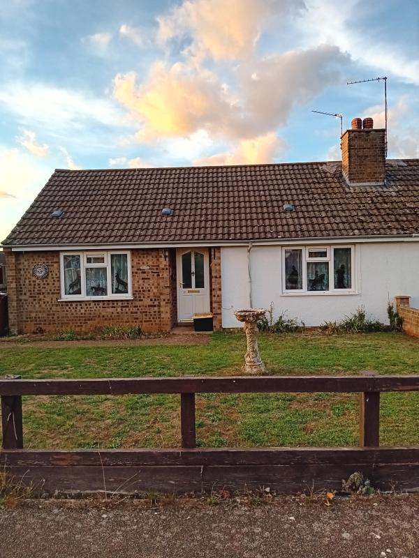 2 bedroom bungalow in Lakenheath House Exchange