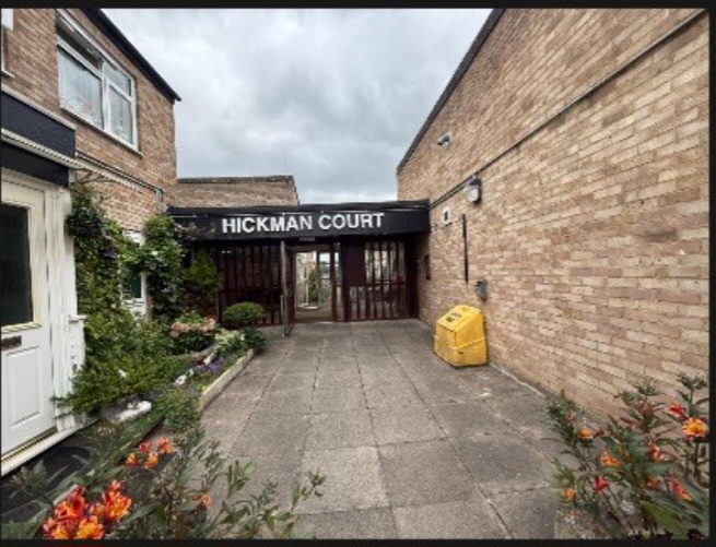 1 bedroom flat in Luton House Exchange