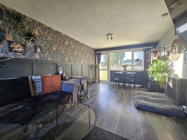 2 bedroom flat in East Kilbride House Exchange