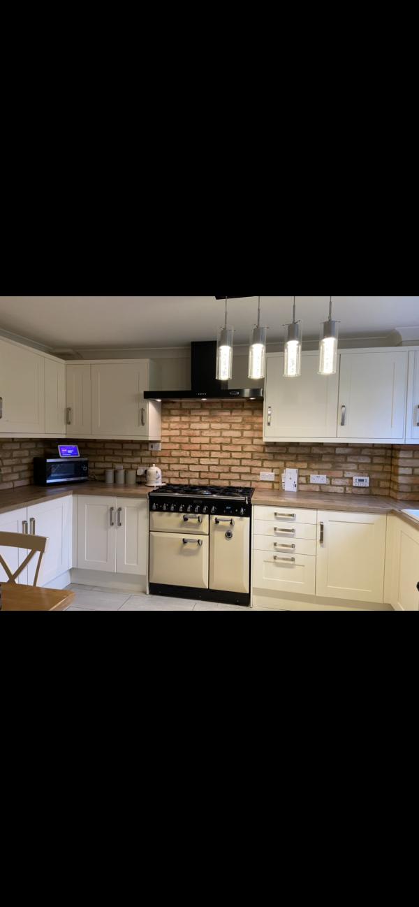 3 bedroom house in Guildford House Exchange