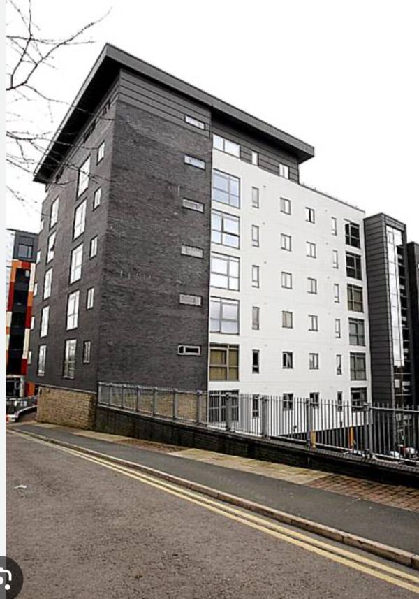2 bedroom flat in Oldham House Exchange