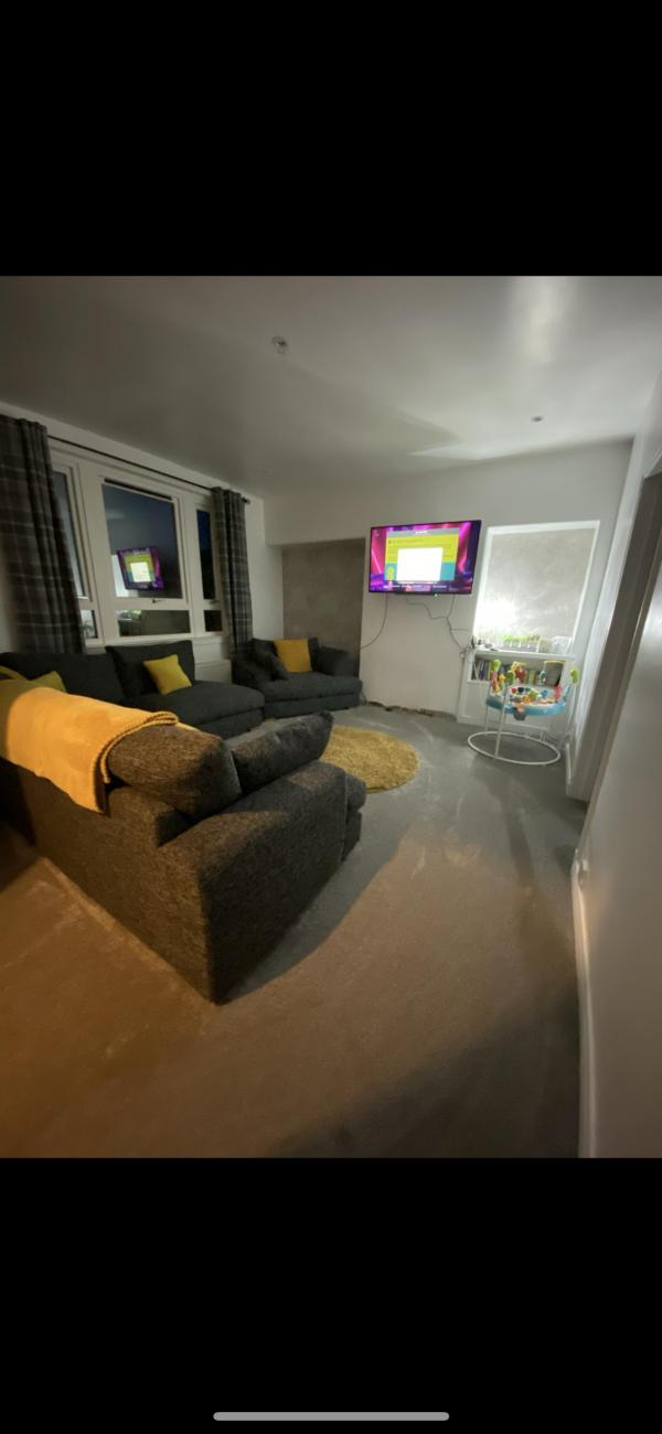 3 bedroom house in Uphall Station House Exchange