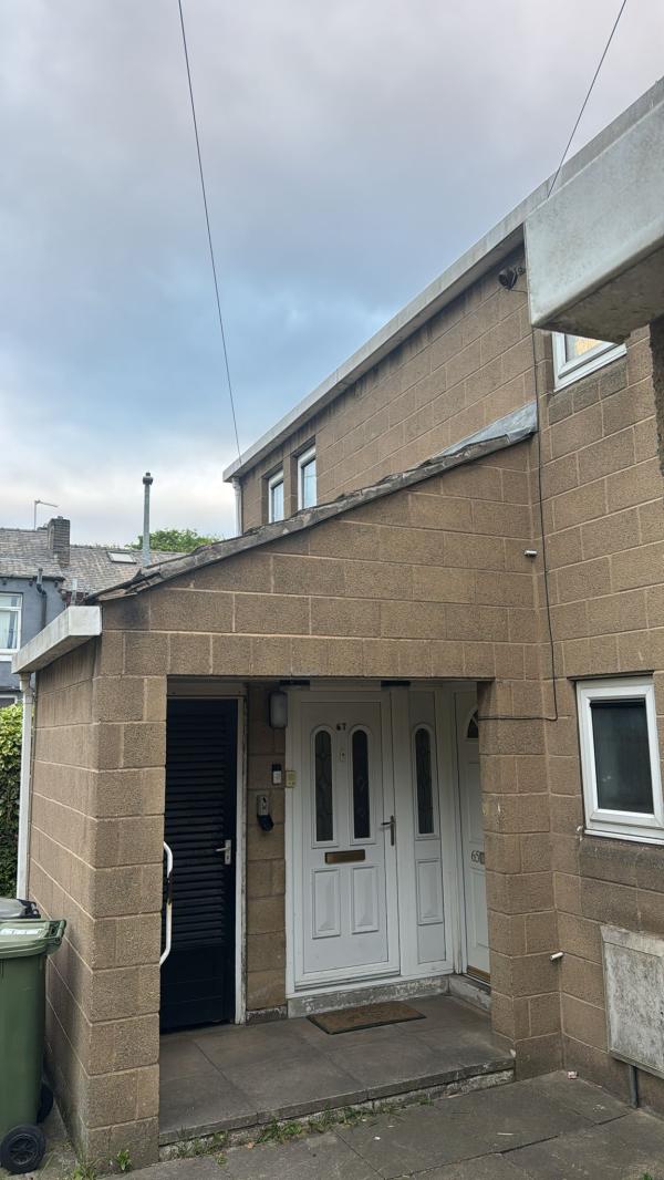 2 bedroom house in Huddersfield House Exchange