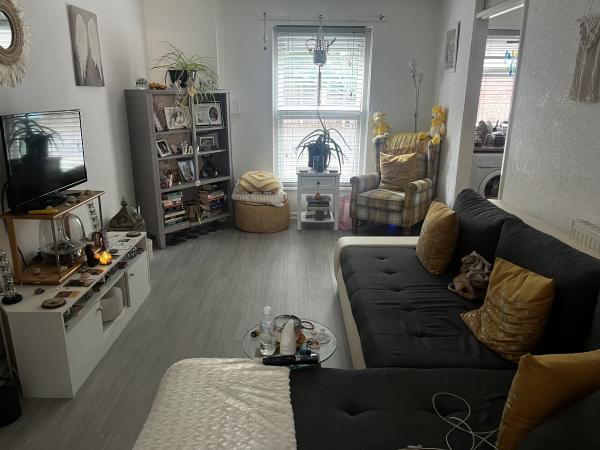 1 bedroom flat in Tipton Green House Exchange