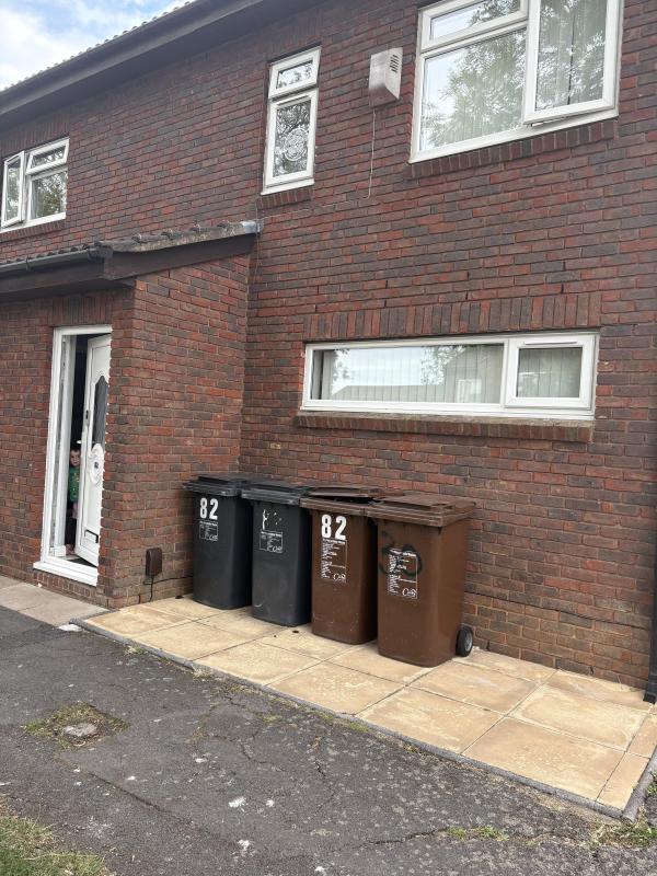 3 bedroom house in Corby House Exchange