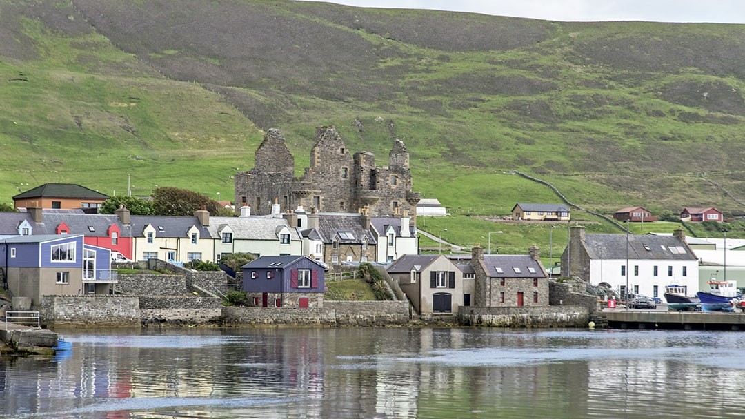 2 bedroom flat in Scalloway House Exchange