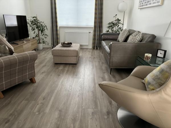 2 bedroom flat in Ferniegair House Exchange