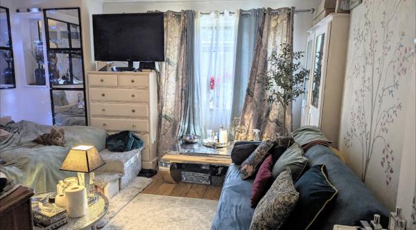 1 bedroom flat in Weybridge House Exchange