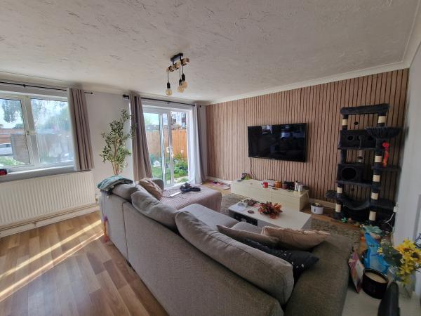 3 bedroom house in Stanwell House Exchange