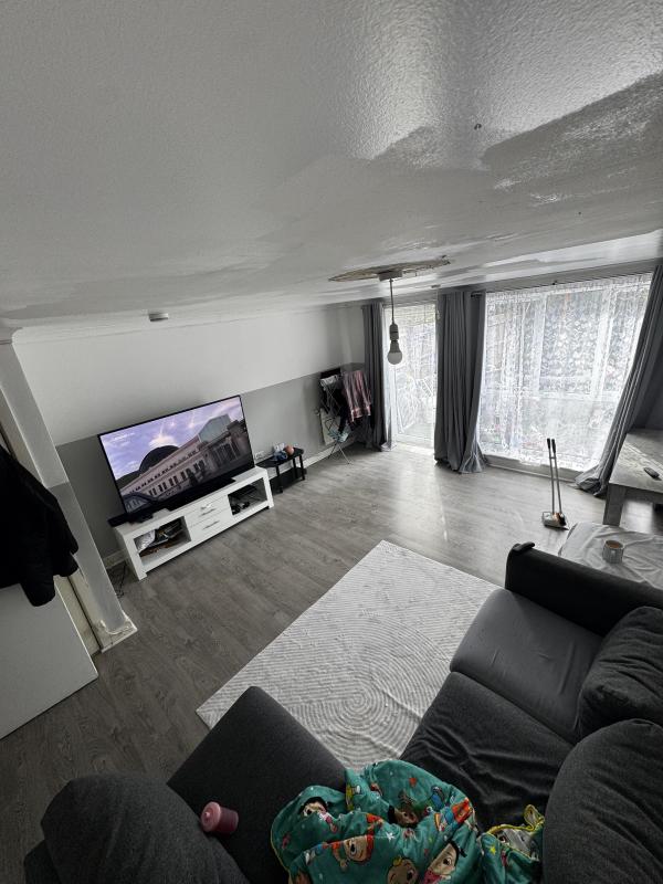 4 bedroom house in Charlton House Exchange