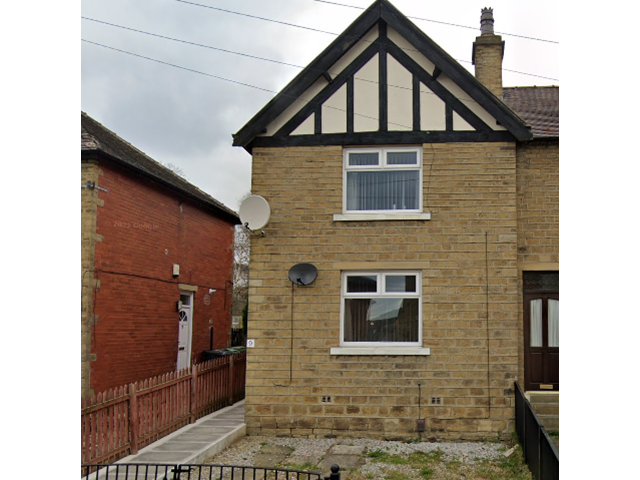 2 bedroom house in Huddersfield House Exchange