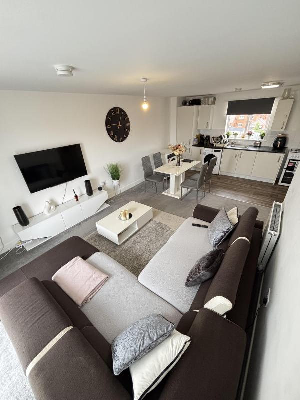 2 bedroom flat in Andover House Exchange