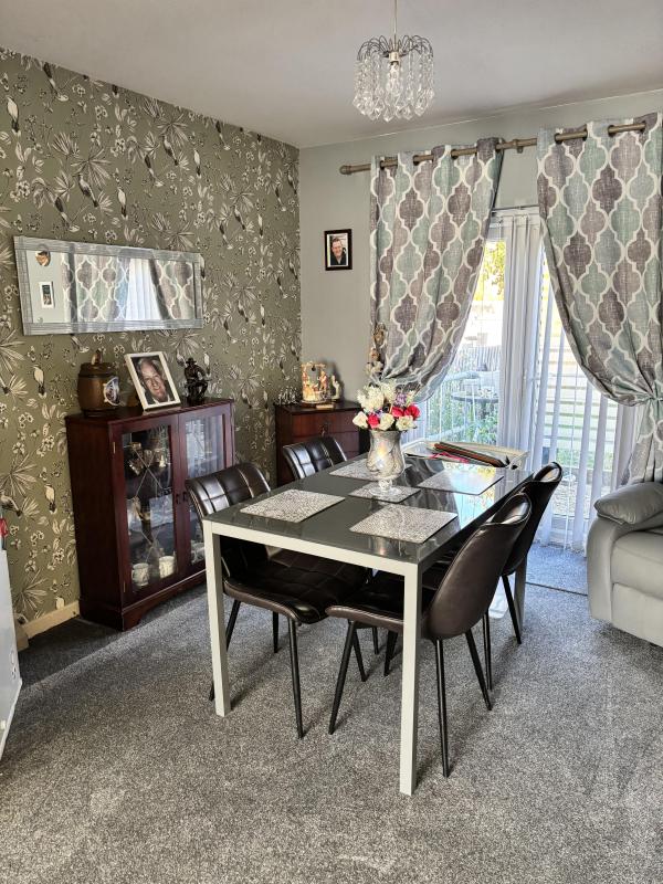 2 bedroom bungalow in Market Deeping House Exchange