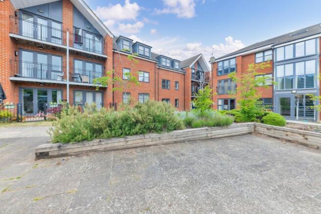 2 bedroom house in Royston House Exchange