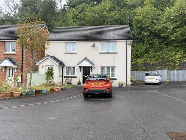 2 bedroom flat in Pontardawe House Exchange