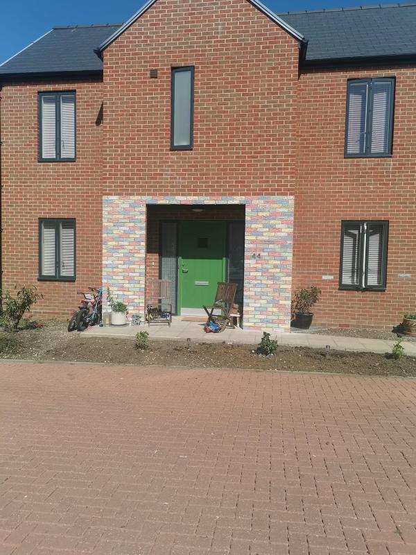3 bedroom house in Newport House Exchange