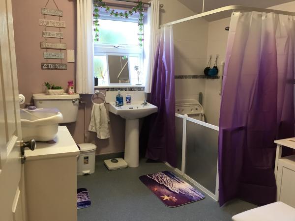 2 bedroom house in Plaistow House Exchange