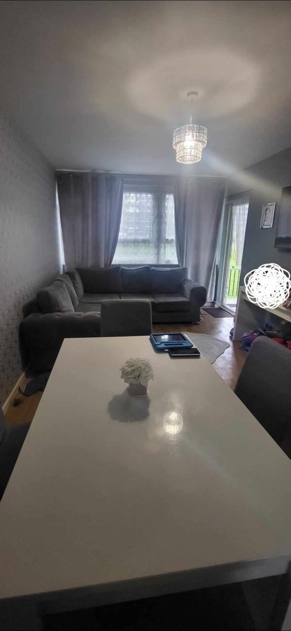 2 bedroom flat in London House Exchange