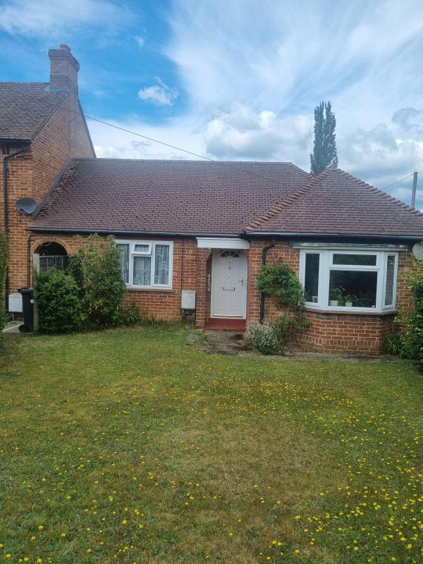2 bedroom bungalow in Midhurst House Exchange