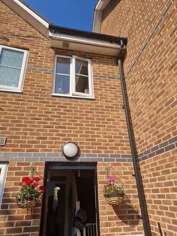 2 bedroom house in Morden House Exchange