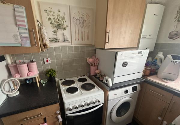 2 bedroom flat in Coatbridge House Exchange