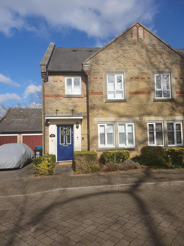 2 bedroom house in Oxted House Exchange