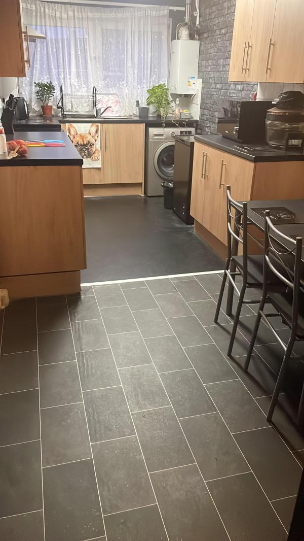 2 bedroom house in Hayes Town House Exchange