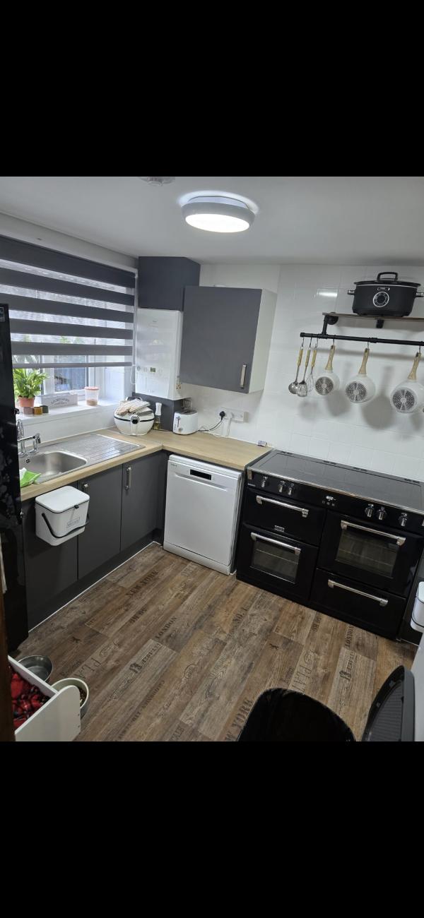 3 bedroom house in Longfield House Exchange