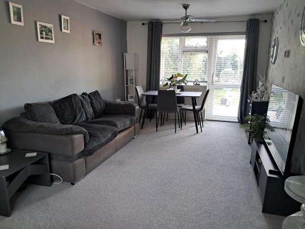 2 bedroom house in Basildon House Exchange