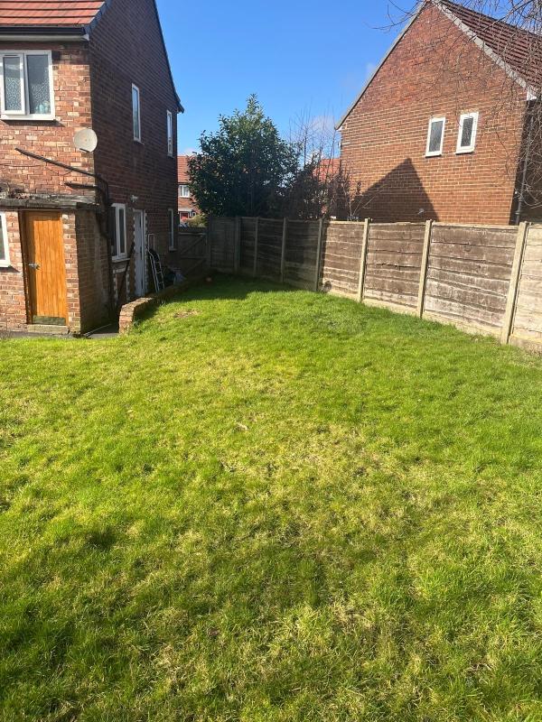 3 bedroom house in Manchester House Exchange