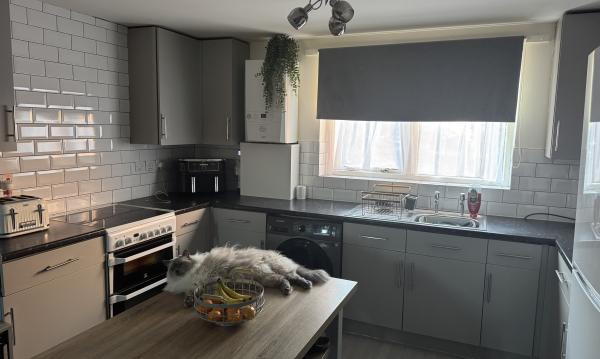 2 bedroom flat in Ashford House Exchange